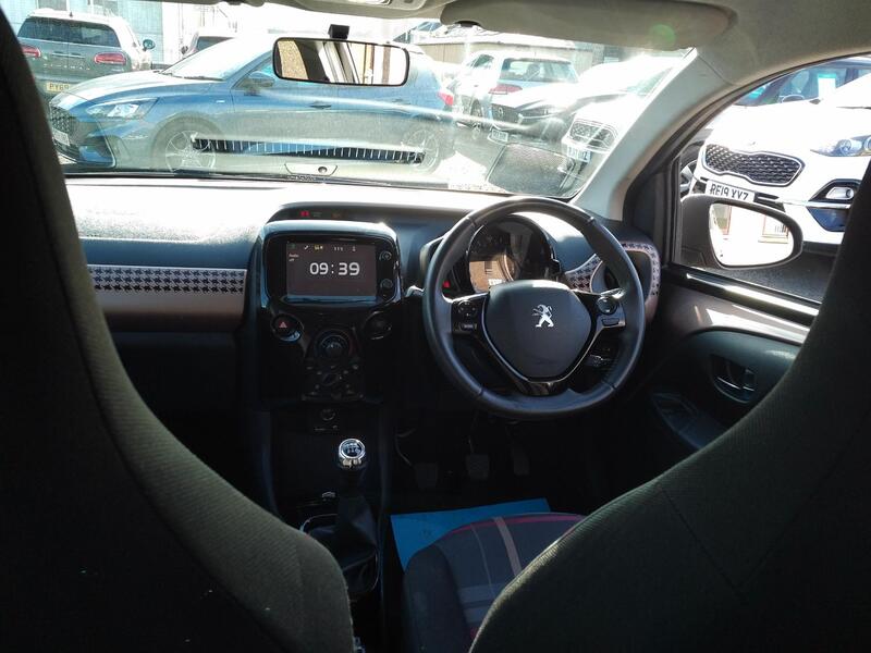 PEUGEOT 108 1.2 VTi PureTech Allure  2014