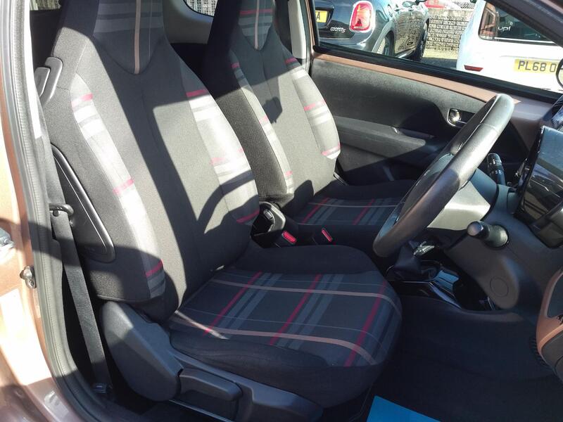 PEUGEOT 108 1.2 VTi PureTech Allure  2014