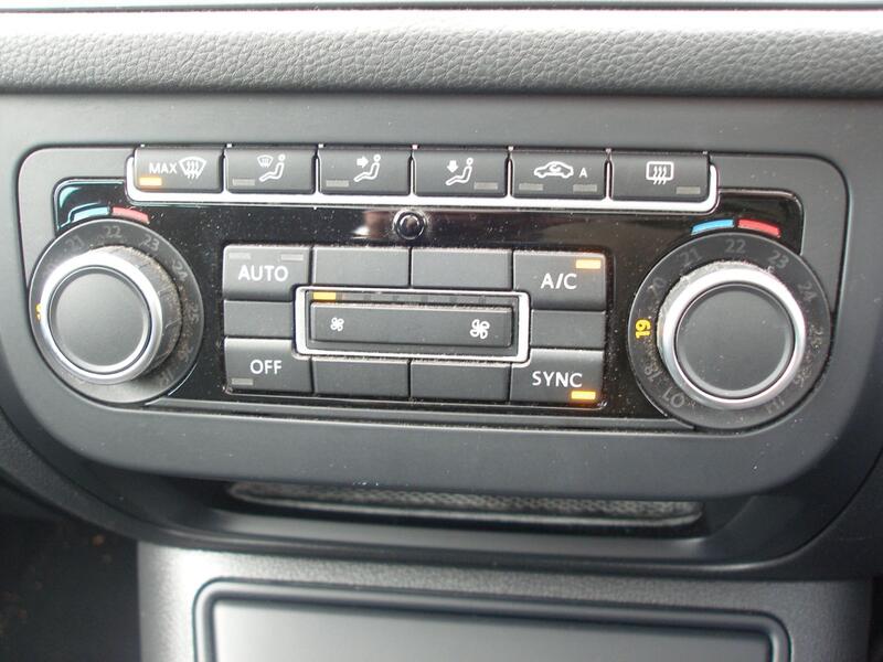 VOLKSWAGEN TIGUAN 2.0 TDI BlueMotion Tech Match  2014