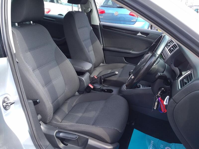 VOLKSWAGEN JETTA 2.0 TDI SE 2012