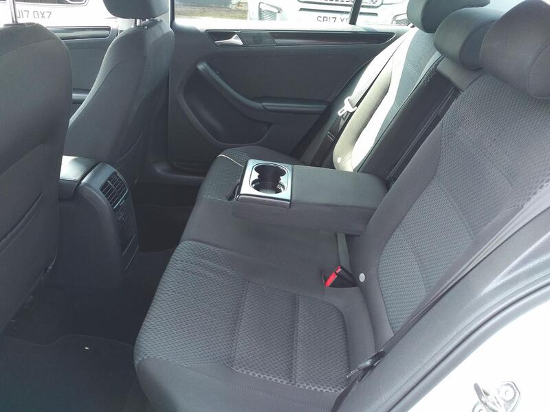 VOLKSWAGEN JETTA 2.0 TDI SE 2012