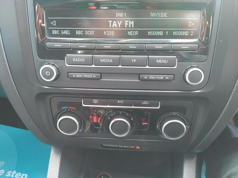 VOLKSWAGEN JETTA 2.0 TDI SE 2012