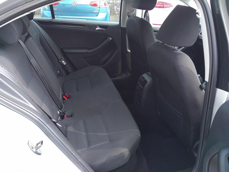 VOLKSWAGEN JETTA 2.0 TDI SE 2012