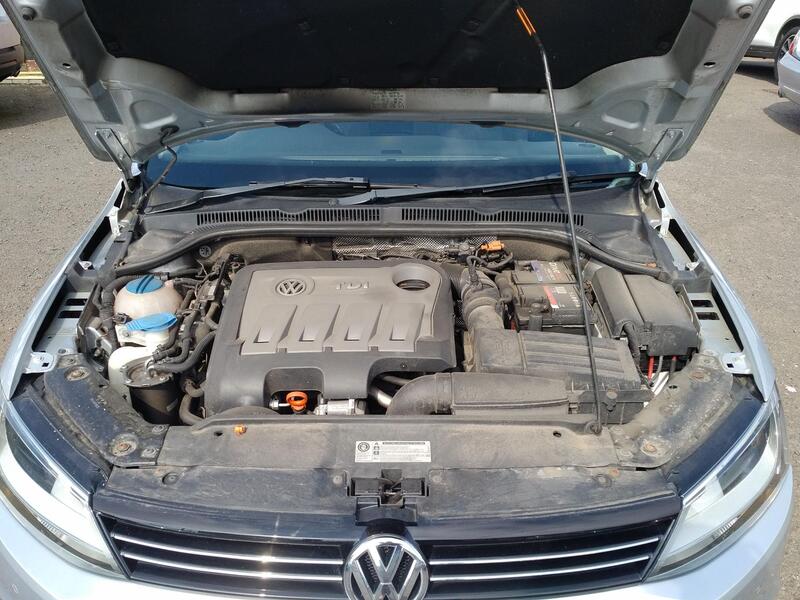 VOLKSWAGEN JETTA 2.0 TDI SE 2012