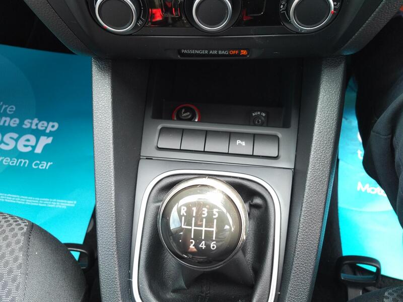VOLKSWAGEN JETTA 2.0 TDI SE 2012