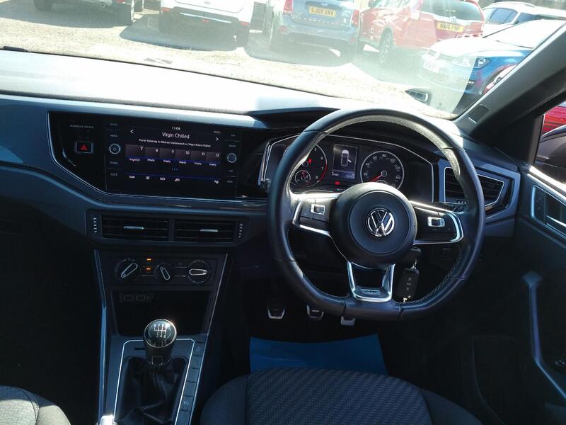 VOLKSWAGEN POLO 1.0 TSI R-Line 2020