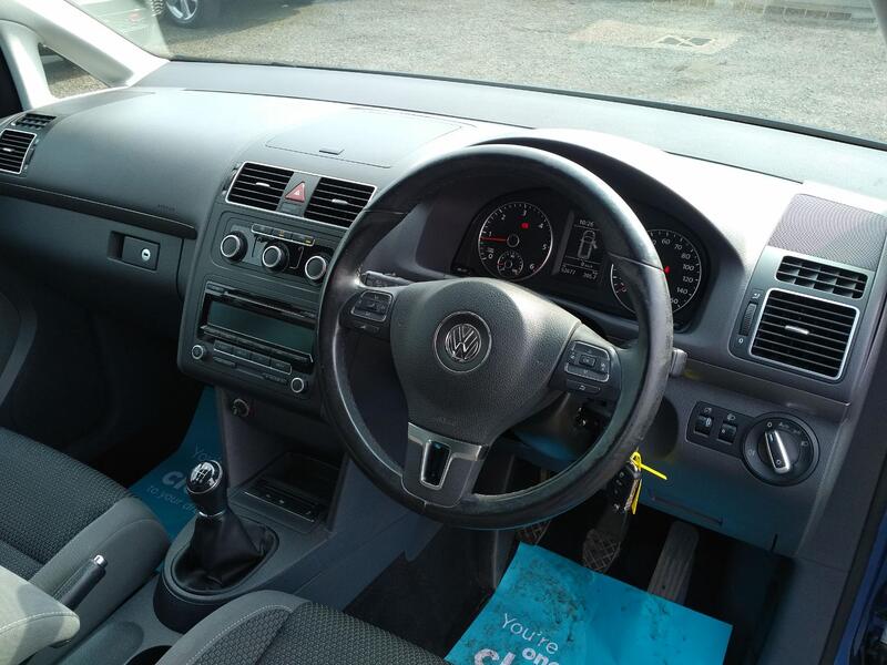 VOLKSWAGEN TOURAN 1.6 TDI SE 2013