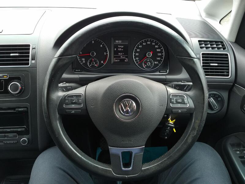 VOLKSWAGEN TOURAN 1.6 TDI SE 2013