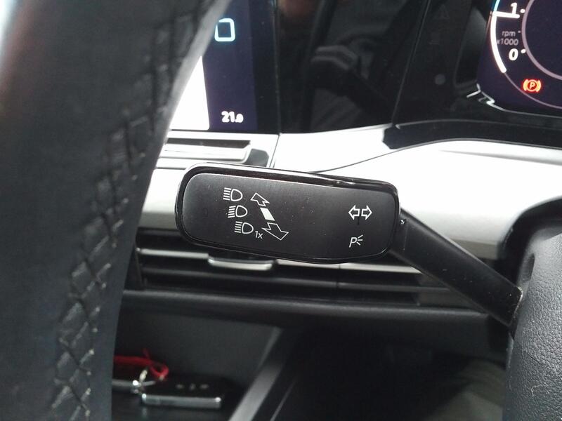 VOLKSWAGEN GOLF 2.0 TDI Life 2020