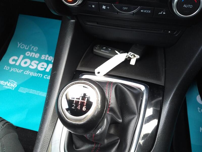 MAZDA MAZDA3 2.0 SKYACTIV-G SE-L 2015