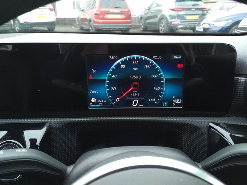 MERCEDES-BENZ A CLASS 1.5 A180d Sport 2019