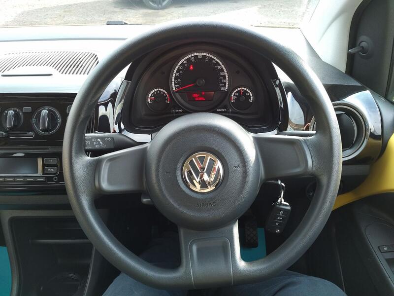 VOLKSWAGEN UP 1.0 Look up! 2016