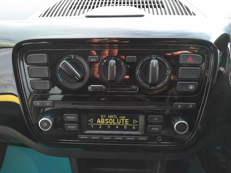 VOLKSWAGEN UP 1.0 Look up! 2016