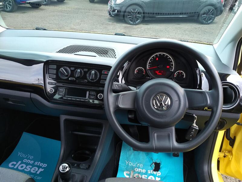 VOLKSWAGEN UP 1.0 Look up! 2016