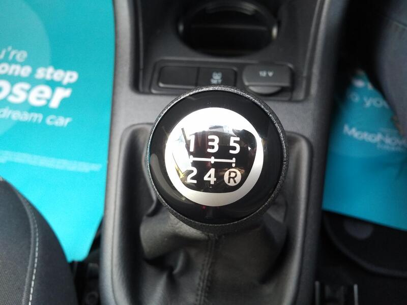 VOLKSWAGEN UP 1.0 Look up! 2016