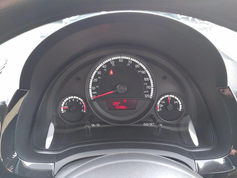 VOLKSWAGEN UP 1.0 Look up! 2016