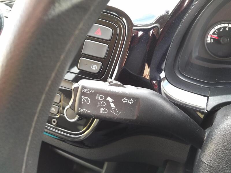 VOLKSWAGEN UP 1.0 Look up! 2016