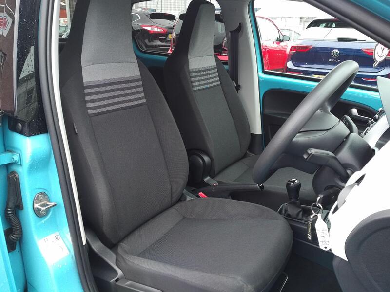 VOLKSWAGEN UP 1.0 White Edition 2021