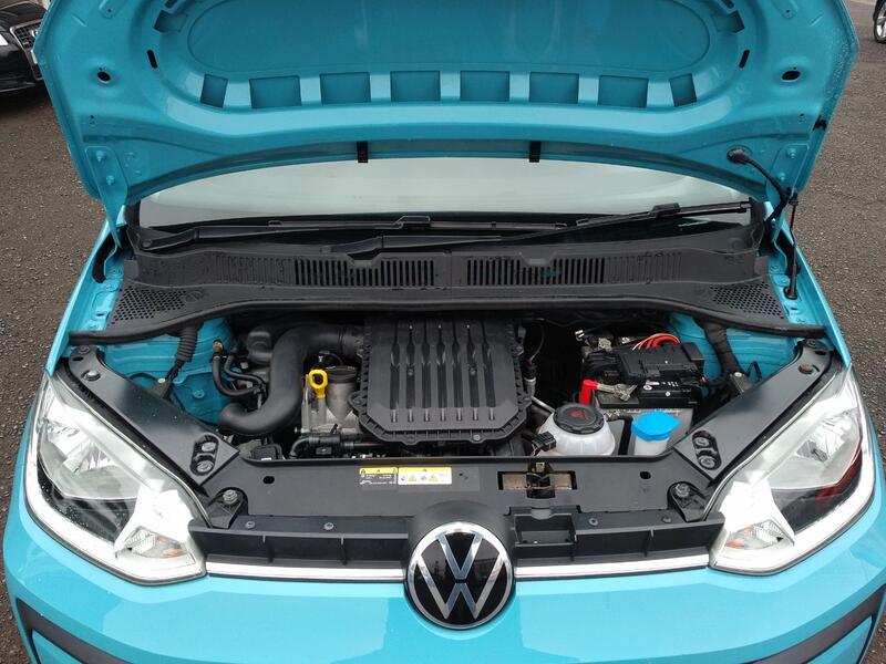 VOLKSWAGEN UP 1.0 White Edition 2021