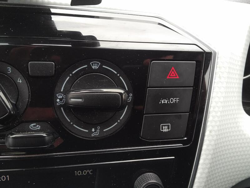 VOLKSWAGEN UP 1.0 White Edition 2021