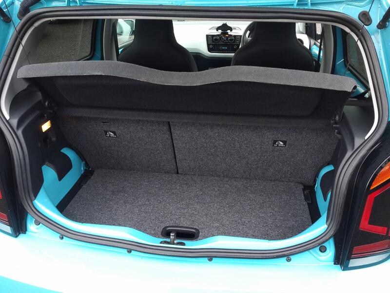 VOLKSWAGEN UP 1.0 White Edition 2021