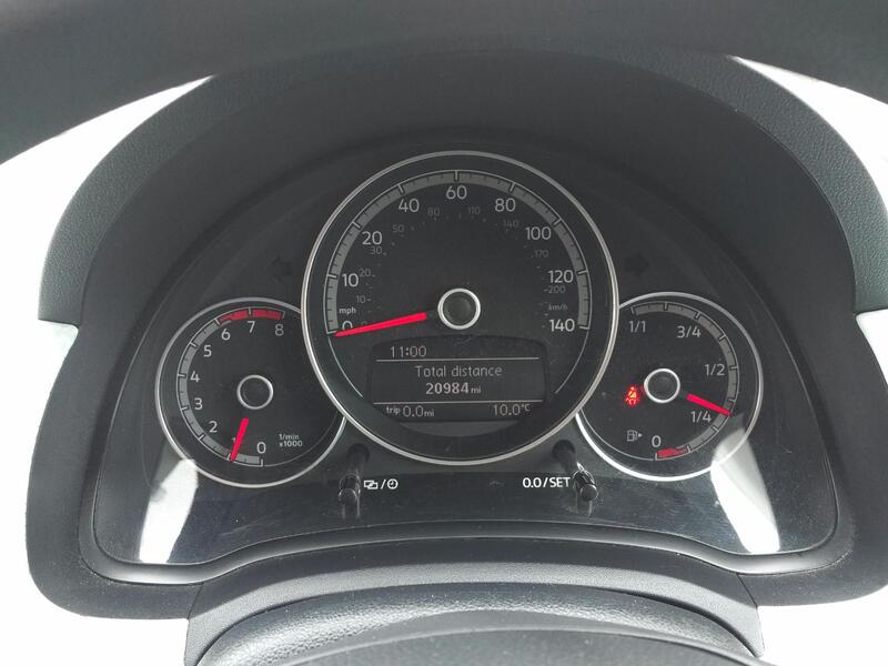 VOLKSWAGEN UP 1.0 White Edition 2021