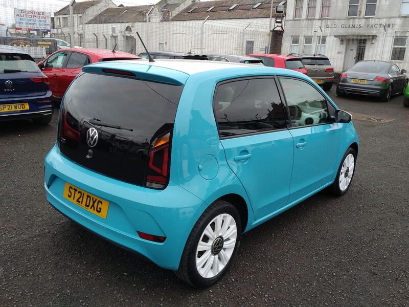VOLKSWAGEN UP 1.0 White Edition 2021