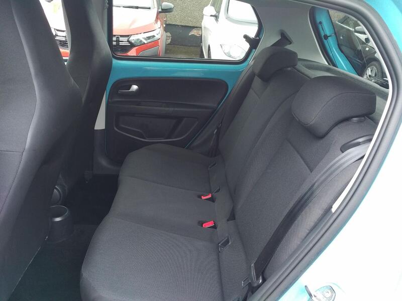 VOLKSWAGEN UP 1.0 White Edition 2021