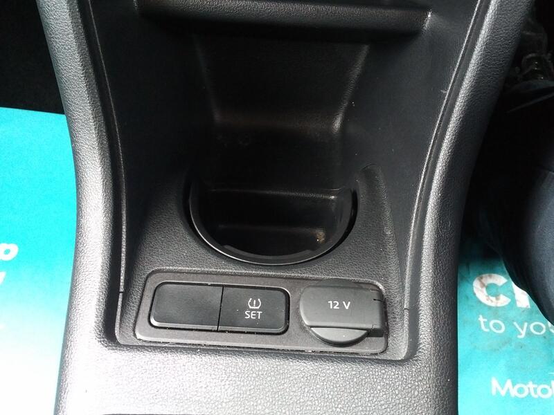 VOLKSWAGEN UP 1.0 White Edition 2021