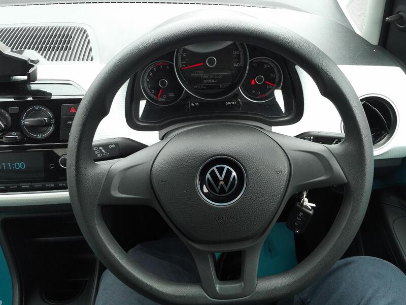 VOLKSWAGEN UP 1.0 White Edition 2021