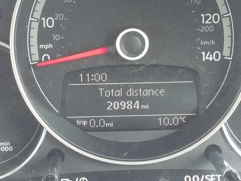 VOLKSWAGEN UP 1.0 White Edition 2021