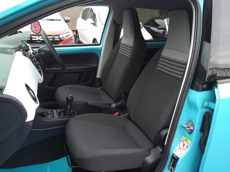 VOLKSWAGEN UP 1.0 White Edition 2021