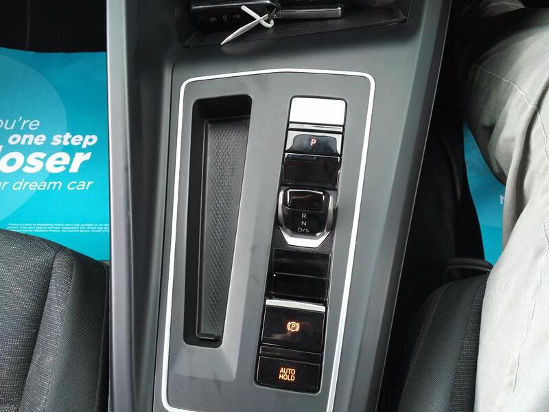 VOLKSWAGEN GOLF 1.5 eTSI MHEV Life 2020
