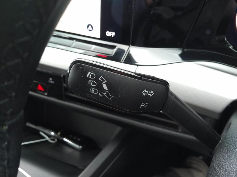 VOLKSWAGEN GOLF 1.5 eTSI MHEV Life 2020