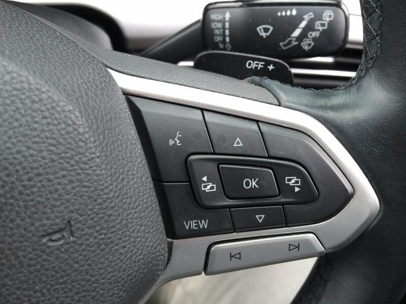 VOLKSWAGEN GOLF 1.5 eTSI MHEV Life 2020