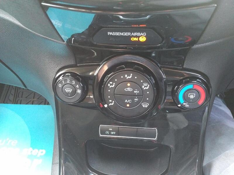 FORD FIESTA 1.0 T EcoBoost Zetec 2013