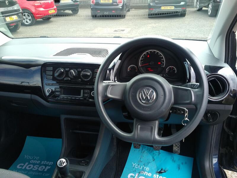 VOLKSWAGEN UP 1.0 Move up! 2013