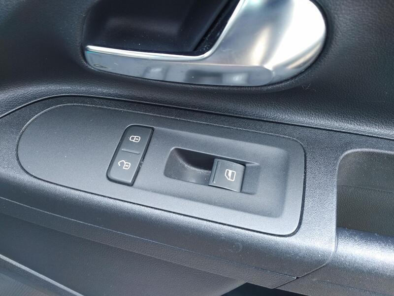 VOLKSWAGEN UP 1.0 Move up! 2013