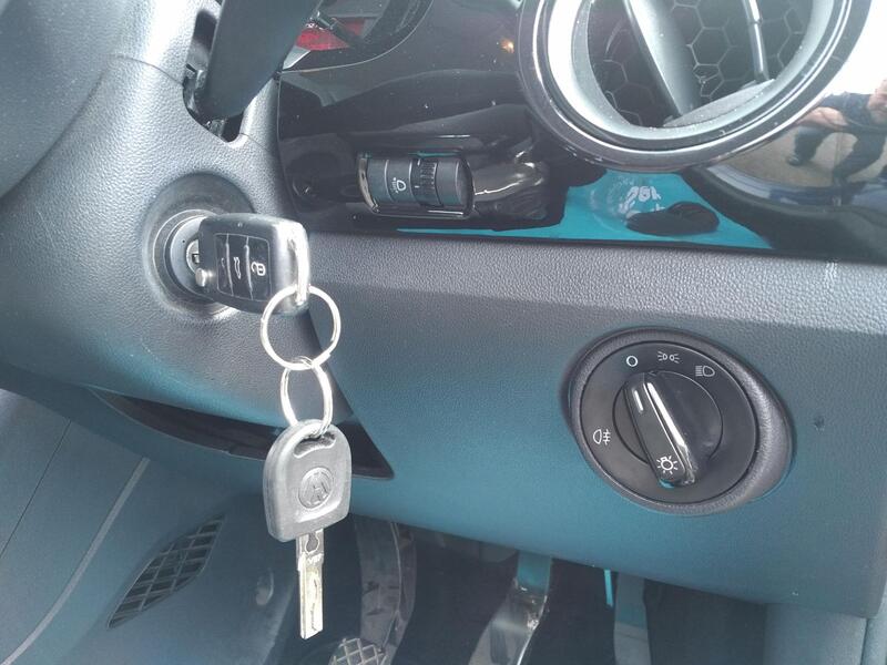 VOLKSWAGEN UP 1.0 Move up! 2013