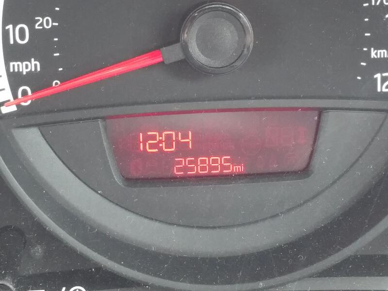 VOLKSWAGEN UP 1.0 Move up! 2013