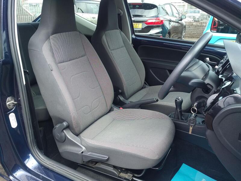 VOLKSWAGEN UP 1.0 Move up! 2013