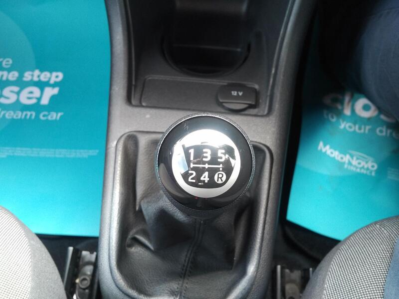 VOLKSWAGEN UP 1.0 Move up! 2013
