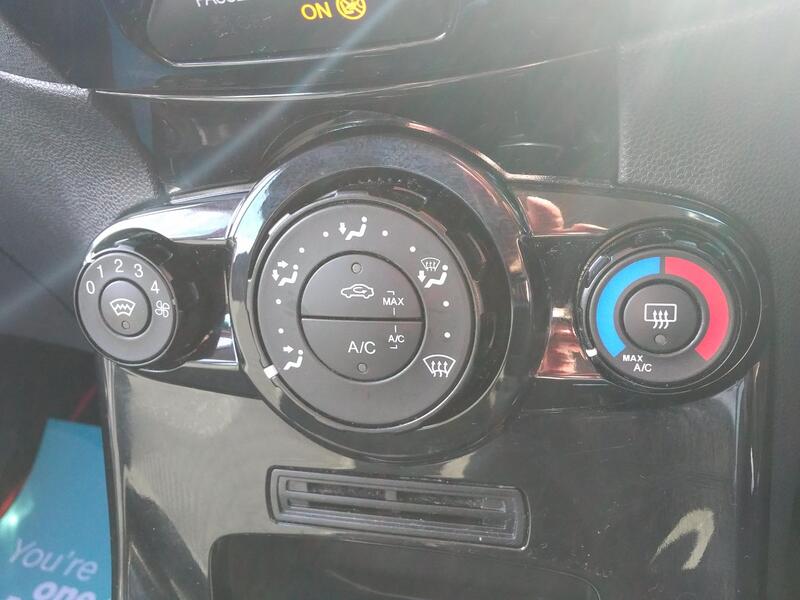 FORD FIESTA 1.3 Zetec 2013